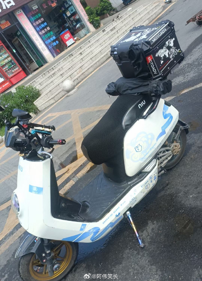 骑了一千多公里电动车，回老家过节收稻谷